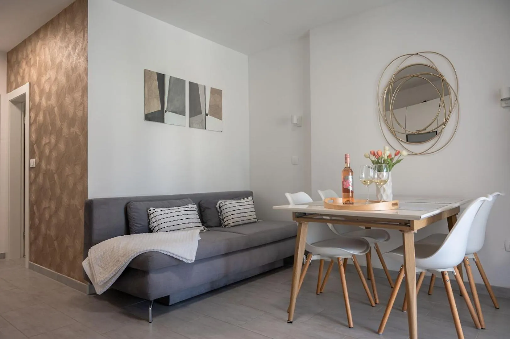 Holiday apartments by the sea Funtana