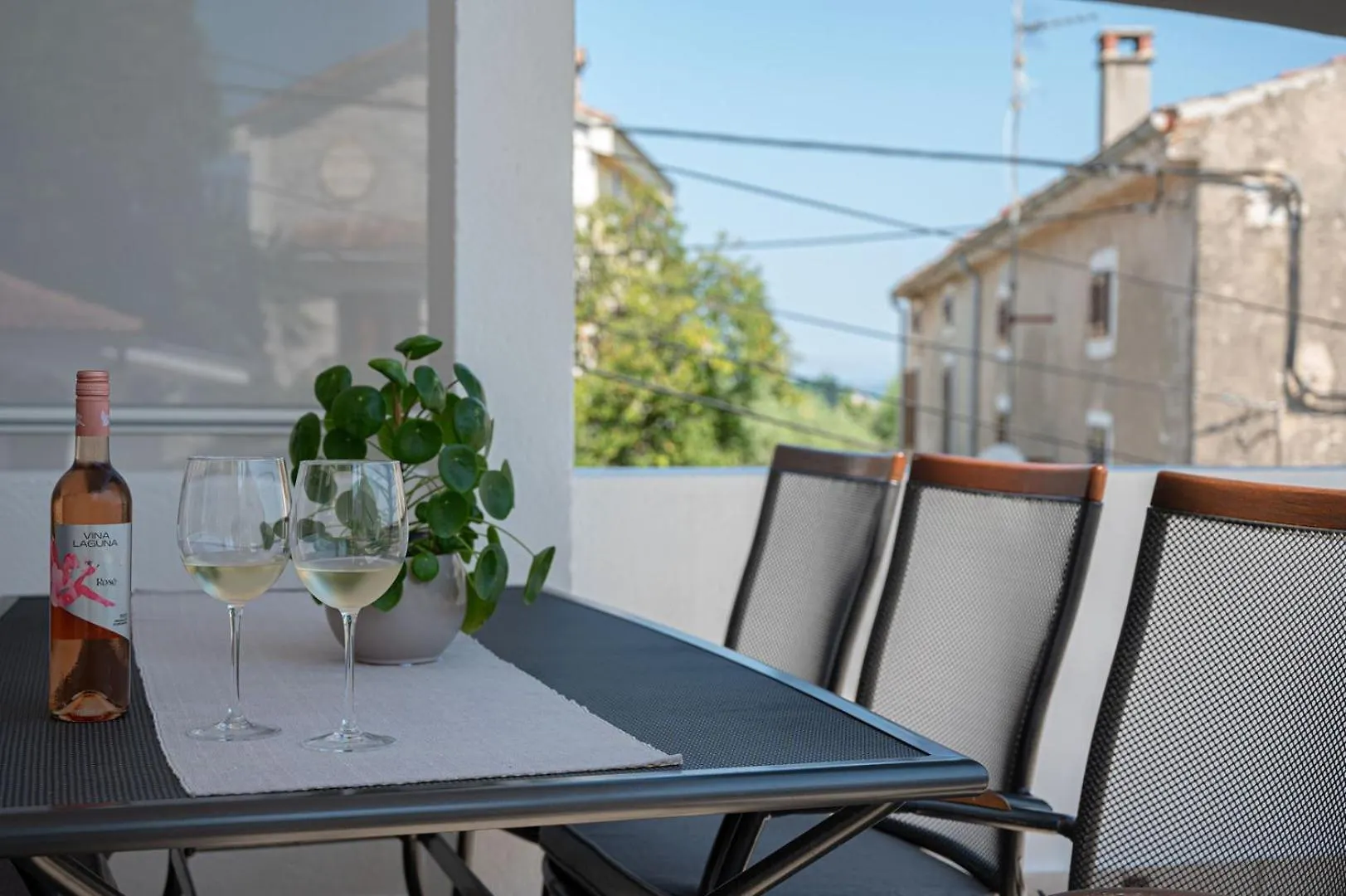 Holiday apartments by the sea Funtana 0*,